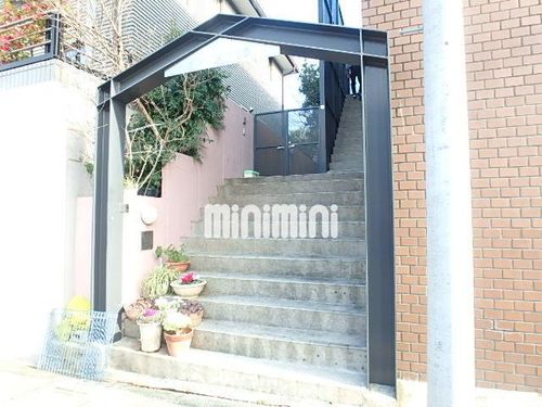 ラ・メゾンド・リラの玄関