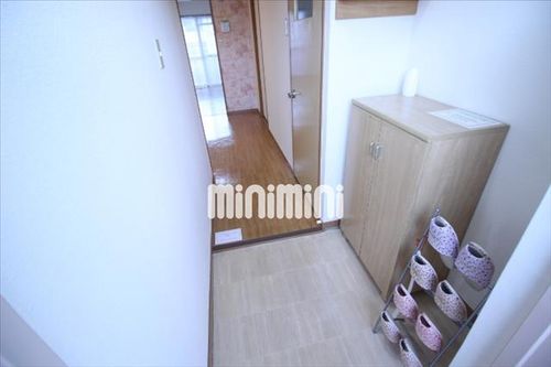 コーポ鈴木の玄関