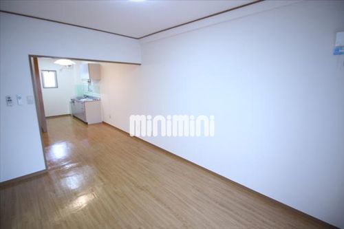 コーポ鈴木の居間