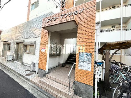 ダイコーマンションの玄関