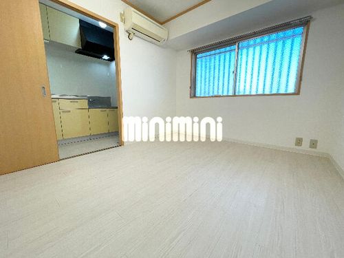 ダイコーマンションの居間