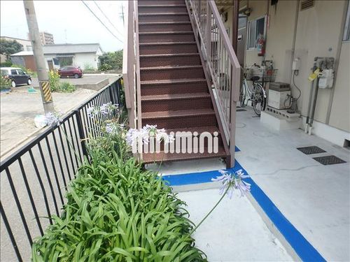 辰巳ハイツの玄関