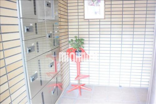 コーポラスヤスイの玄関