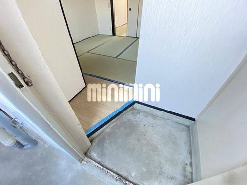 大手マンションの玄関