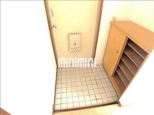 平野ハイツの玄関