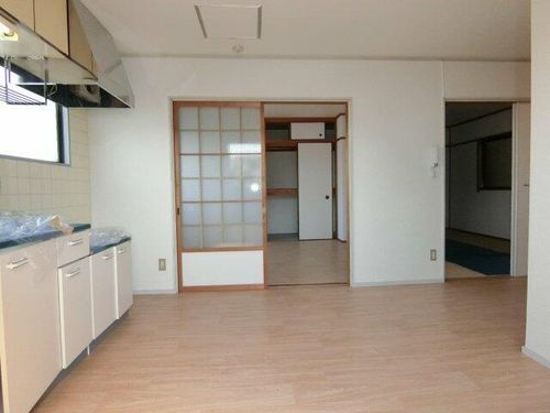 大阪府寝屋川市出雲町(マンション)の賃貸物件の居間