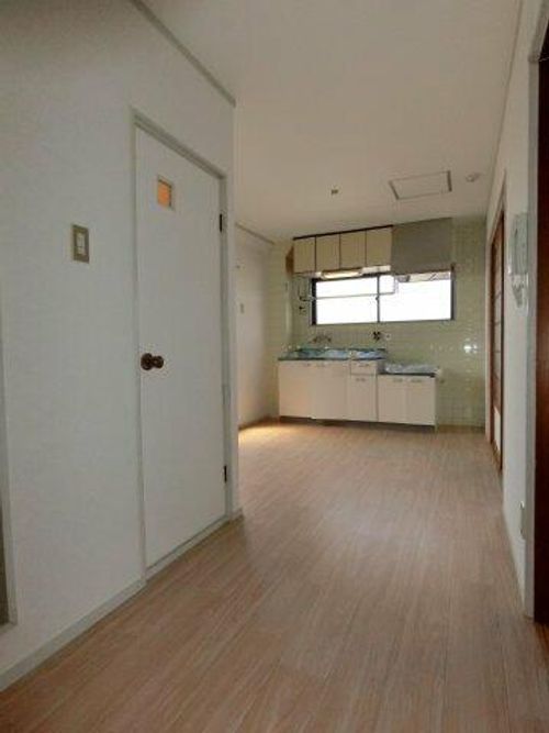 大阪府寝屋川市出雲町(マンション)の賃貸物件の居間