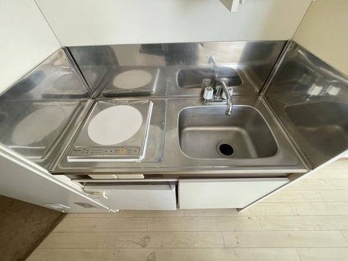 青年楼のキッチン