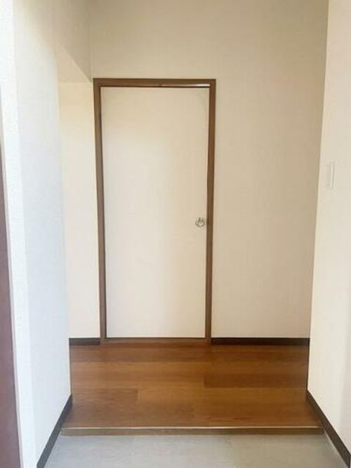 ベルグ本地の玄関