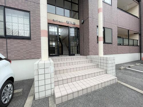 ミッシェル香久山の玄関