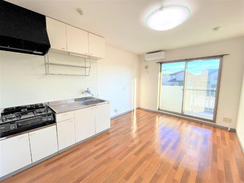 アートヒルズ黒笹の居間