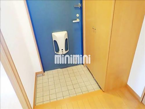 リネット中野の玄関
