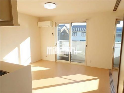 リヴェールふたご B棟の居間