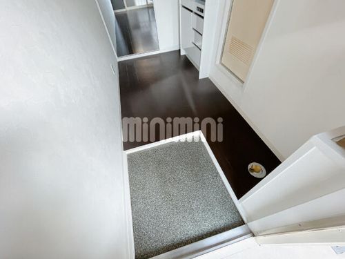 ハウスグリーンヒルの玄関