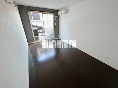 ハウスグリーンヒルの居間