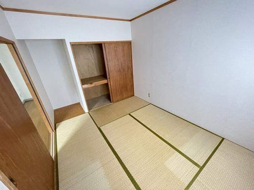 イコアスの内装
