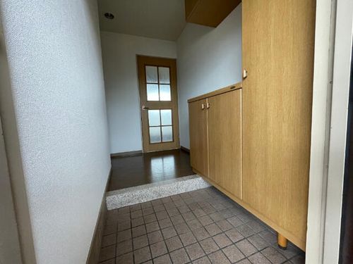 名西ハイツの玄関