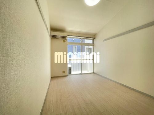 アーバン羽根の居間