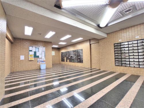 岩井橋ロイヤルハイツの玄関