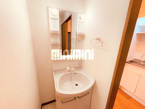 young leavesの内装