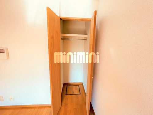 young leavesの内装