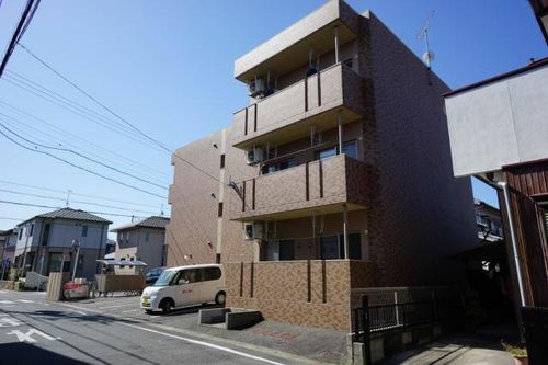 アトランティス四ツ谷の外観
