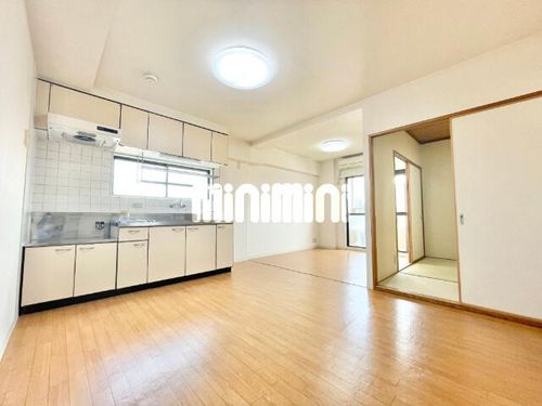 リヴァーサイド植田の居間