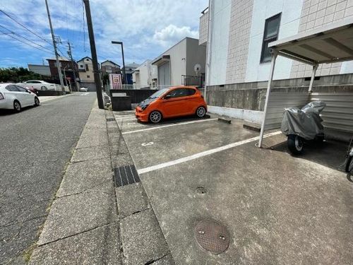 ヒルトップAの玄関