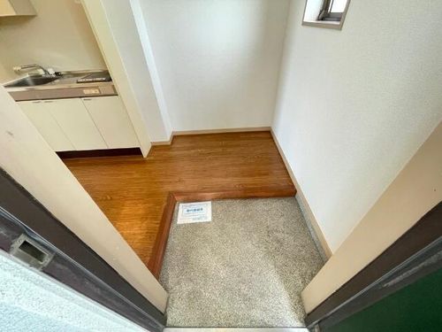 ヒルトップAの玄関