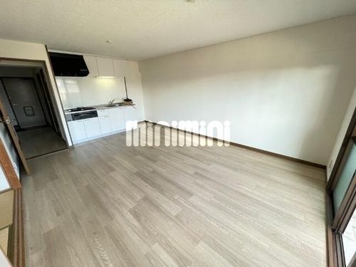 ハイツ平針の居間