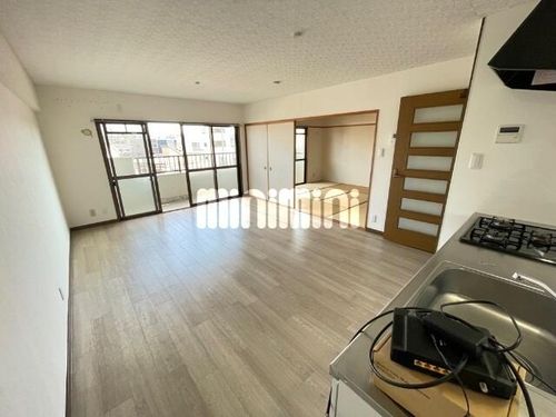 ハイツ平針の居間