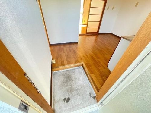 ドミール保呂の玄関