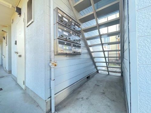 ドミール保呂の玄関