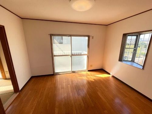 ドミール保呂の居間