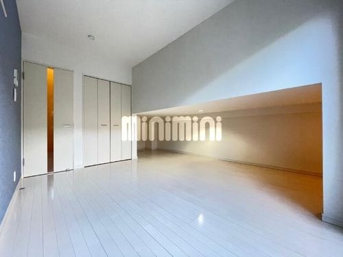 ロレイアムの居間