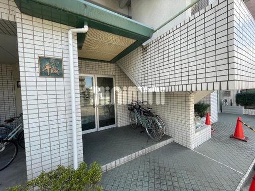 ヴィラ千成の玄関