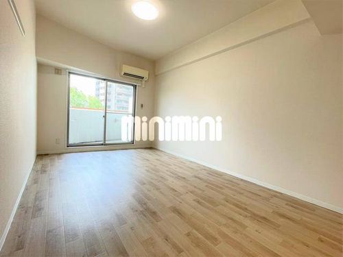 ベルドミール橘の居間