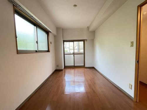 フラワーコート本町の居間