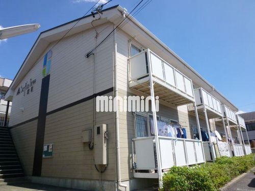 サープラスThree丘E棟の外観