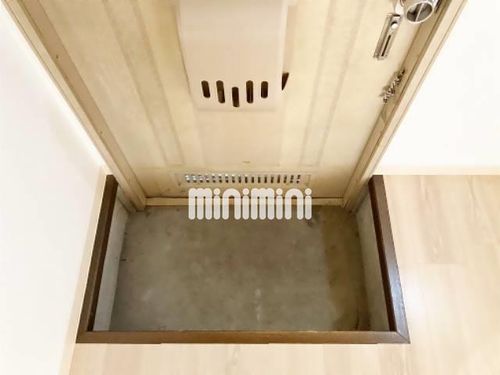 ハイツムツシの玄関