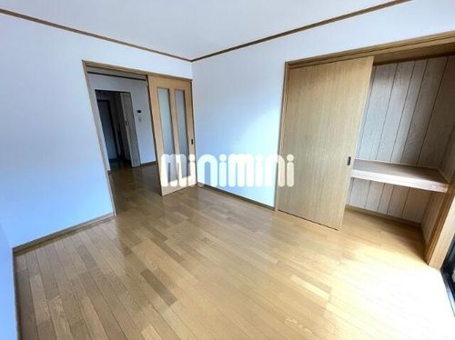 ウイング竹田の居間