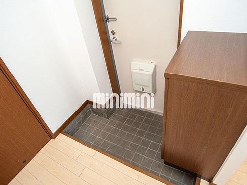 スプリングイーストの玄関