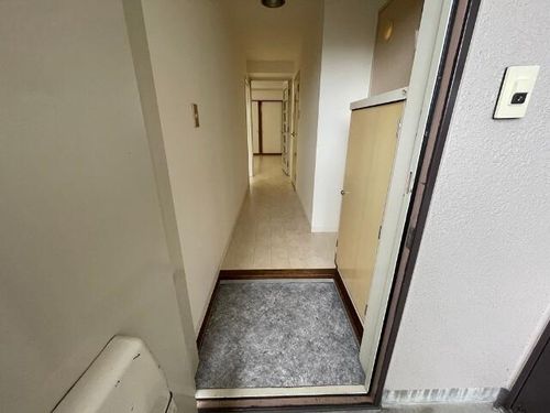 K・Sマンションの玄関