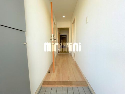 ジュネス保田の玄関