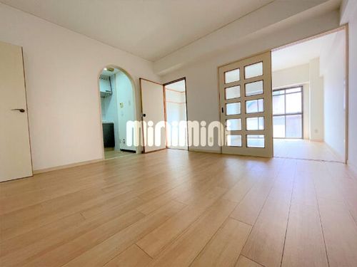 ジュネス保田の居間