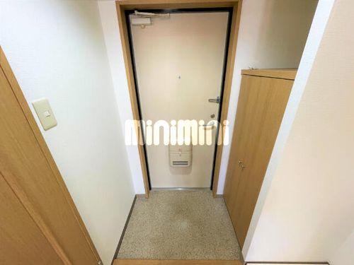 知立ガーデンパレスの玄関