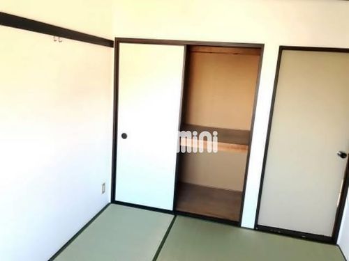 タウニー藤田の内装