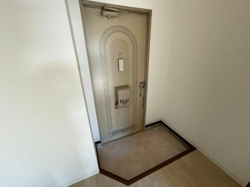 ラフォーレ西川の玄関