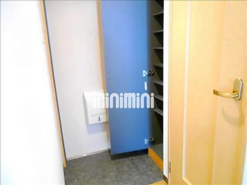 ヴィレッジWILLの玄関