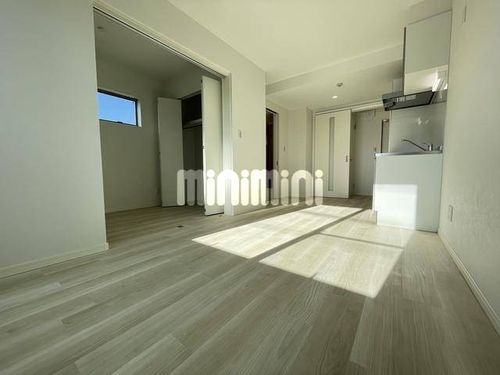 Infina春日井202の居間